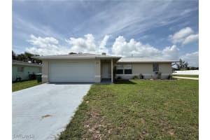 317 Se 14th Ter, Cape Coral