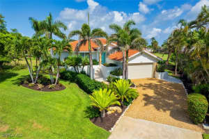 1226 Par View Dr, Sanibel