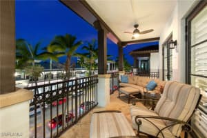 780 5th Ave S 302, Naples