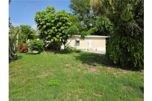 7622 Peyraud Dr, North Fort Myers