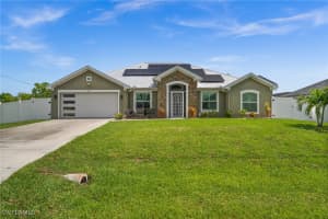 627 Ne 7th Ter, Cape Coral