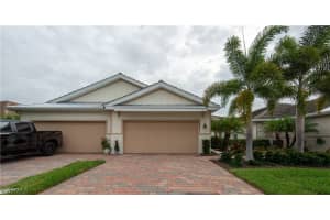 14727 Edgewater Cir, Naples