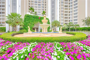 7117 Pelican Bay Blvd 1508, Naples