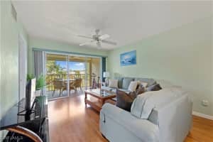 1018 Manatee Rd E302, Naples
