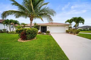 921 Sw 51st Ter, Cape Coral