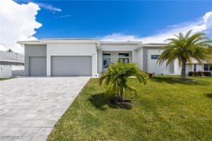 2122 Coral Point Dr, Cape Coral
