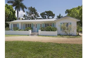 116 3rd St N, Naples