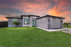 310 Diplomat Pkwy E, Cape Coral