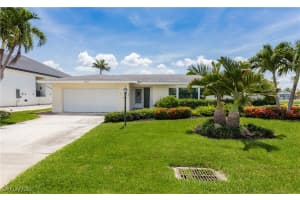 5609 De Soto Ct, Cape Coral