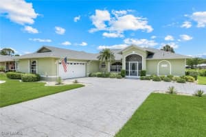 7563 Woodland Bend Cir, Fort Myers
