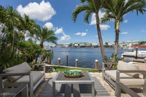 800 River Point Dr 212, Naples