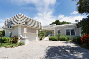 5916 Chanteclair Dr 8, Naples