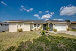 917 Sw 23rd St, Cape Coral