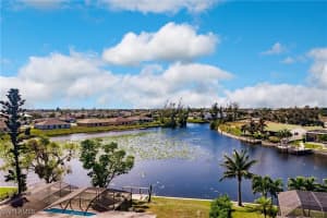 3042 Sw 10th Pl, Cape Coral