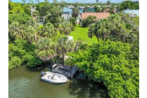 116 Sharwood Dr, Naples
