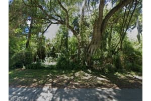 3031 Mockingbird Ln, Labelle