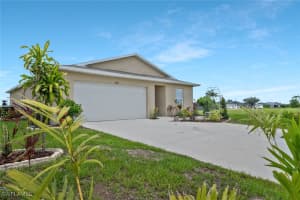 2426 Santabarbara Blvd N, Cape Coral