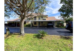 4919 Victoria Dr 4, Cape Coral