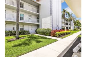 9610 Victoria Ln D306, Naples