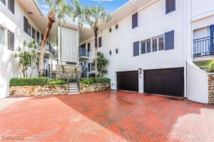 2216 Gulf Shore Blvd N R3, Naples