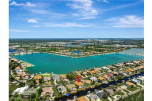 5561 Harborage Dr, Fort Myers