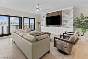 524 La Peninsula Blvd 524, Naples
