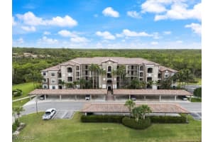 9830 Giaveno Cir 1622, Naples