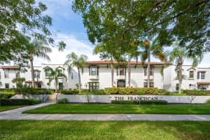 1080 6th St S, Naples