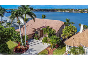 5160 Harborage Dr, Fort Myers
