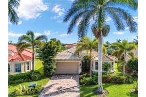 14813 Canton Ct, Naples