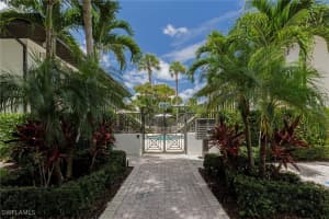 480 5th St S 102, Naples