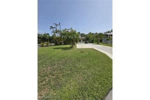 19681 Summerlin 642 Rd, Fort Myers