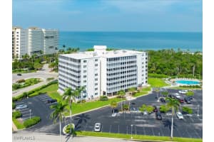 1 Bluebill Ave 302, Naples