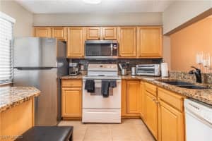 7406 Lake Breeze Dr 312, Fort Myers