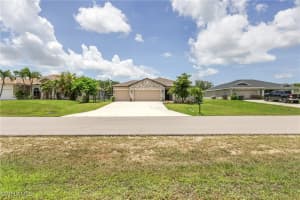 2714 Sw 3rd Ln, Cape Coral