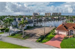 5620 Sw 14th Pl, Cape Coral