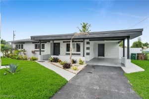 1118 Ne Pine Island Ln, Cape Coral