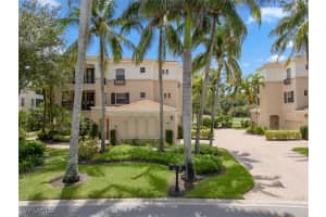 2826 Tiburon Blvd E 101, Naples