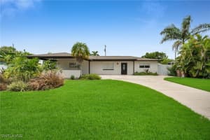 127 Se 43rd Ln, Cape Coral