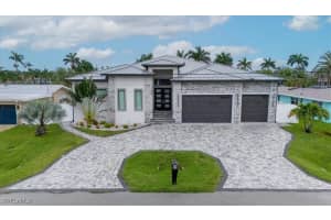 1109 Lenox Ct, Cape Coral