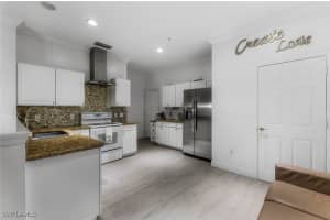 1064 Hampton Cir, Naples