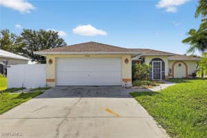 2521 Ne 1st Pl, Cape Coral