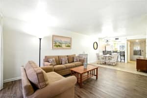 2079 Barkeley Ln 6, Fort Myers