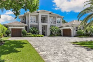745 Riviera Dr, Naples