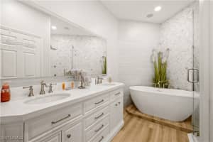 2180 Arielle Dr 810, Naples