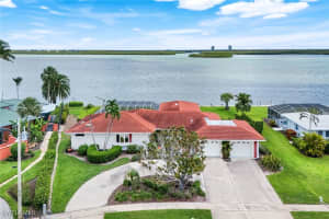 1268 Laurel Ct, Marco Island