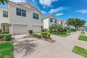 960 Hampton Cir 80, Naples