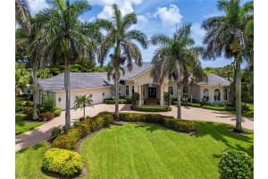 1633 Chinaberry Way, Naples