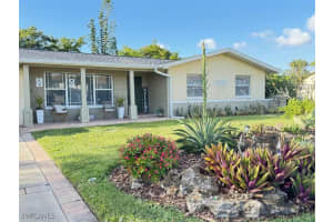 4528 Country Club Blvd, Cape Coral