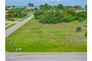 801 Scott Dr, Marco Island